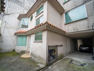 LA BILOXI CASA MARISCAL SUCRE 329.29m2 3 PARQUEADEROS.