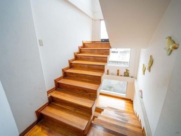 LA BILOXI CASA MARISCAL SUCRE 329.29m2 3 PARQUEADEROS.