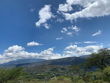 GUAYLLABAMBA CASA EN VENTA BELLO HORIZONTE 2000m2