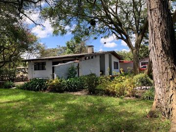 GUAYLLABAMBA CASA EN VENTA BELLO HORIZONTE 2000m2