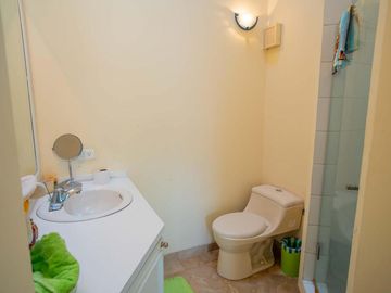 CASA EN VENTA URBANIZACION EL CONDADO