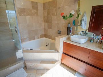 CASA EN VENTA URBANIZACION EL CONDADO