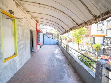 La Mariscal Hotel y locales 1111m2  Parqueaderos Calama y J.León Mera