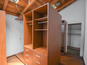 CASA EN VENTA INDEPENDIENTE $220.000 JIPIJAPA
