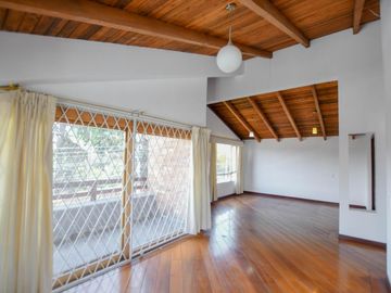 CASA EN VENTA INDEPENDIENTE $220.000 JIPIJAPA