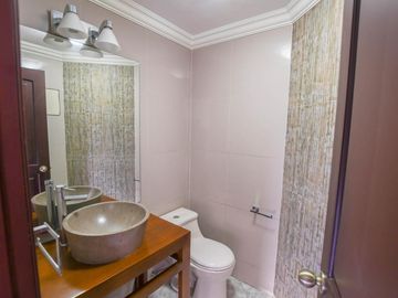 CASA EN VENTA INDEPENDIENTE $220.000 JIPIJAPA