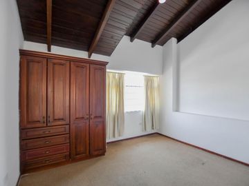 CASA EN VENTA INDEPENDIENTE $220.000 JIPIJAPA