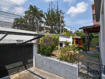 CASA EN VENTA INDEPENDIENTE $220.000 JIPIJAPA