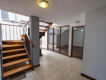 CASA EN VENTA INDEPENDIENTE $220.000 JIPIJAPA