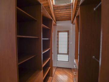 CASA EN VENTA INDEPENDIENTE $220.000 JIPIJAPA