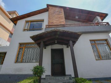 CASA EN VENTA INDEPENDIENTE $220.000 JIPIJAPA