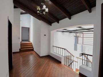CASA EN VENTA INDEPENDIENTE $220.000 JIPIJAPA