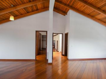 CASA EN VENTA INDEPENDIENTE $220.000 JIPIJAPA