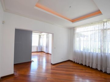 CASA EN VENTA INDEPENDIENTE $220.000 JIPIJAPA