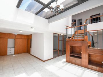 CASA EN VENTA INDEPENDIENTE $220.000 JIPIJAPA