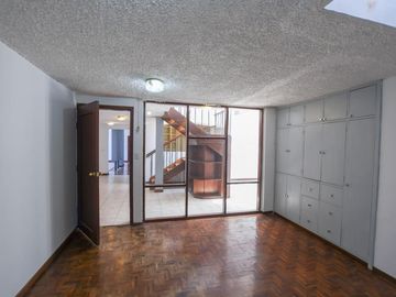 CASA EN VENTA INDEPENDIENTE $220.000 JIPIJAPA
