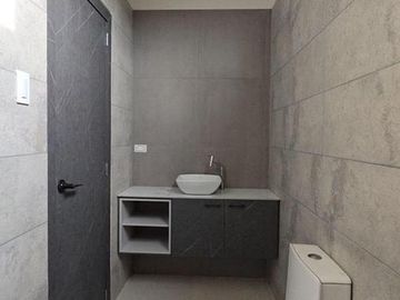 CASA DE ESTRENO SECTOR DE ALTA PLUSVALÍA