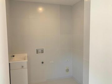 URBANIZACIÓN EL CONDADO MODERNO DEPARTAMENTO 3 HAB. POR ESTRENAR