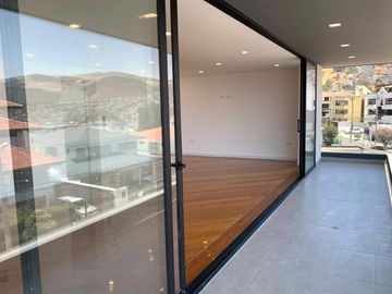 URBANIZACIÓN EL CONDADO MODERNO DEPARTAMENTO 3 HAB. POR ESTRENAR