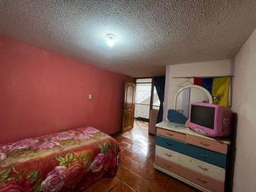 CASA DE VENTA EN EJERCITO NACIONAL 2 DEPARTAMENTOS