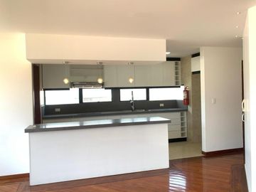 URBANIZACIÓN EL CONDADO DEPARTAMENTO MODERNO 3 HABITACIONES