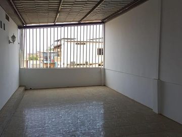 CASA EN VENTA, EN EL CENTRO DE JIPIJAPA
