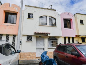 Venta casa conjunto Paraisos del Sur 125m2 Quitumbe