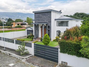 SAN RAFAEL CASA EN VENTA 1.200m2 4 HABITACIONES