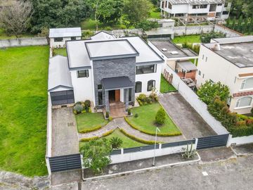 SAN RAFAEL CASA EN VENTA 1.200m2 4 HABITACIONES