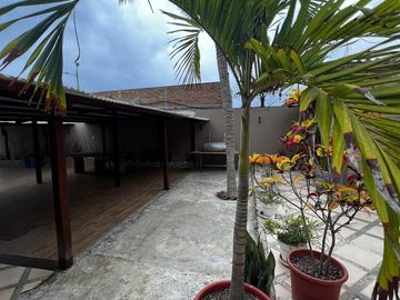 Hotel con Casa En Santa Marianita