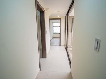 CASA MINIMALISTA EN VENTA CON AMPLIO PATIO 332.11m2 MITAD DEL MUNDO