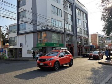 Departamento en av. EEUU, corazon del distrito JL Bustamante y Rivero-OCASION
