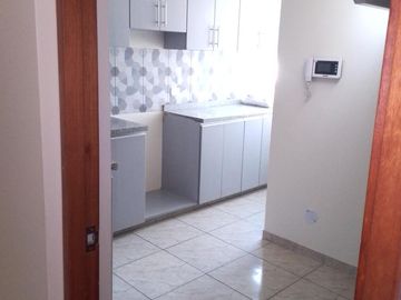 Departamento en av. EEUU, corazon del distrito JL Bustamante y Rivero-OCASION