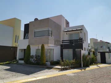 Casa en Venta en Foresta Dream Lagoon en San Gaspar Tlahuelipan ,Metepec.