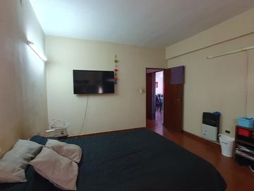 VENTA Departamento 2 dormitorios. Rivadavia Nº582.