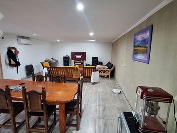 En Venta, Casa 4D, B° Canal V, Neuquén Cap