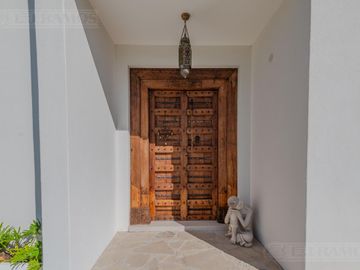 Casa en alquiler Anual amoblada, Barrio Riberas Puertos / Escobar