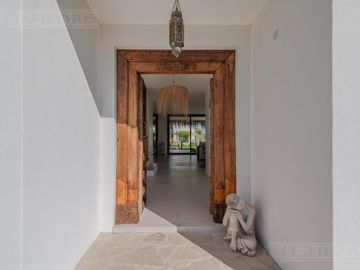 Casa en alquiler Anual amoblada, Barrio Riberas Puertos / Escobar