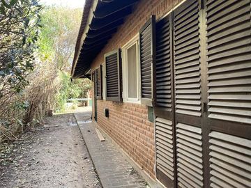 Casa en  venta 4 dormitorios, excelente construccion, 1 sola planta !