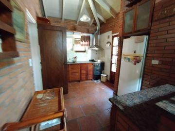 Casa en  venta 4 dormitorios, excelente construccion, 1 sola planta !