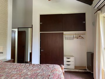 Casa en  venta 4 dormitorios, excelente construccion, 1 sola planta !
