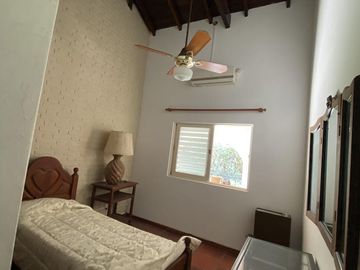 Casa en  venta 4 dormitorios, excelente construccion, 1 sola planta !