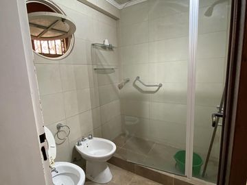 Casa en  venta 4 dormitorios, excelente construccion, 1 sola planta !