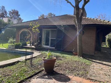 Casa en  venta 4 dormitorios, excelente construccion, 1 sola planta !