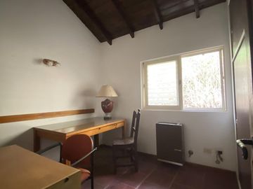 Casa en  venta 4 dormitorios, excelente construccion, 1 sola planta !