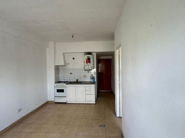 VENTA DEPARTAMENTO 2 AMBIENTES Y MEDIO EN MORON SUR LUMINOSO-PERMUTA