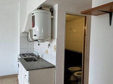 VENTA DEPARTAMENTO 2 AMBIENTES Y MEDIO EN MORON SUR LUMINOSO-PERMUTA