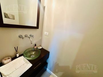 Importante casa en venta sobre doble lote en Saint Thomas - Canning