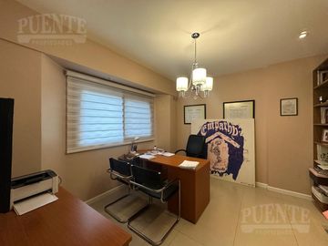 Importante casa en venta sobre doble lote en Saint Thomas - Canning