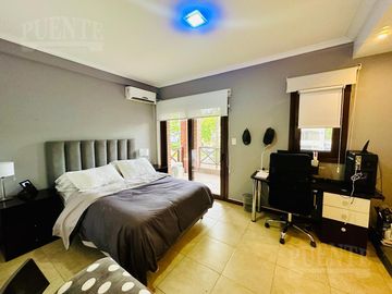 Importante casa en venta sobre doble lote en Saint Thomas - Canning